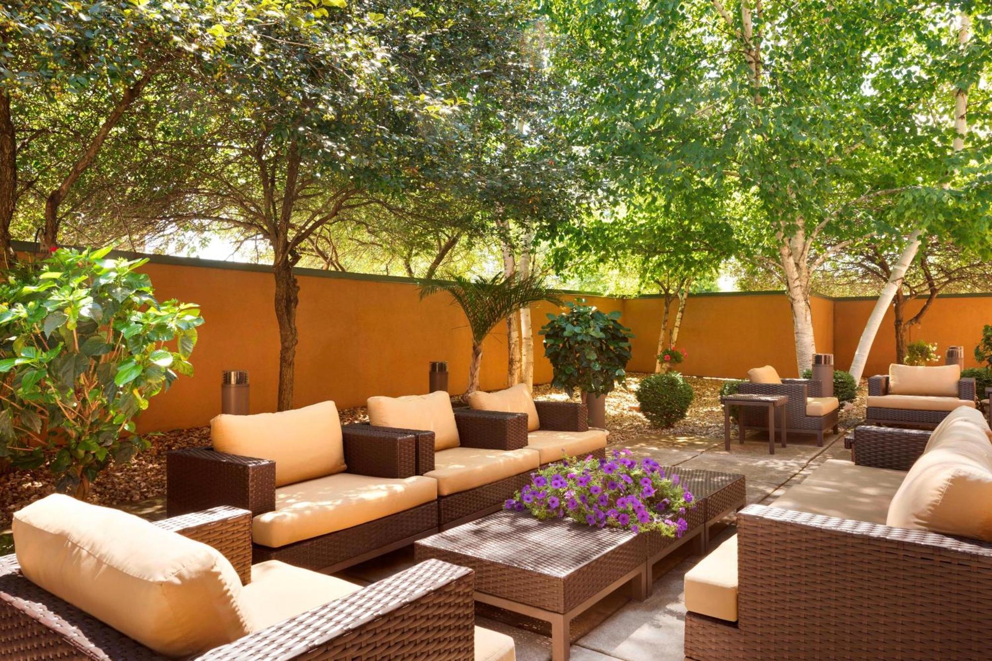 Отель Courtyard By Marriott Bloomington Normal Экстерьер фото