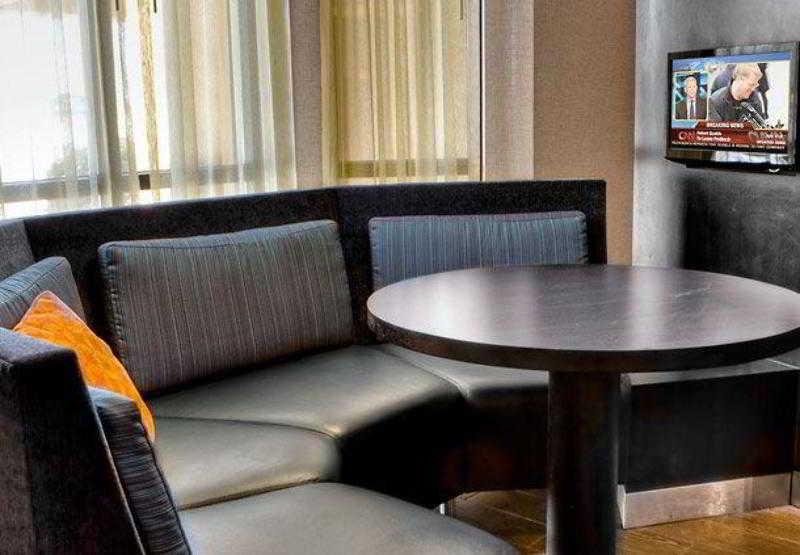 Отель Courtyard By Marriott Bloomington Normal Интерьер фото