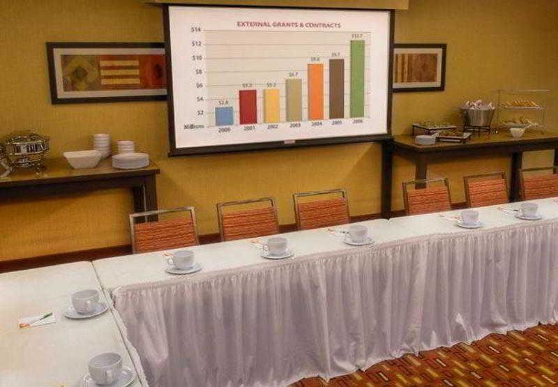 Отель Courtyard By Marriott Bloomington Normal Удобства фото