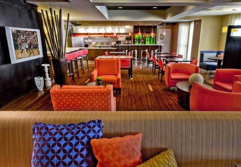 Отель Courtyard By Marriott Bloomington Normal Экстерьер фото