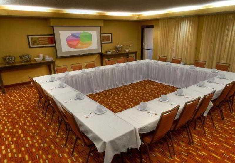 Отель Courtyard By Marriott Bloomington Normal Удобства фото