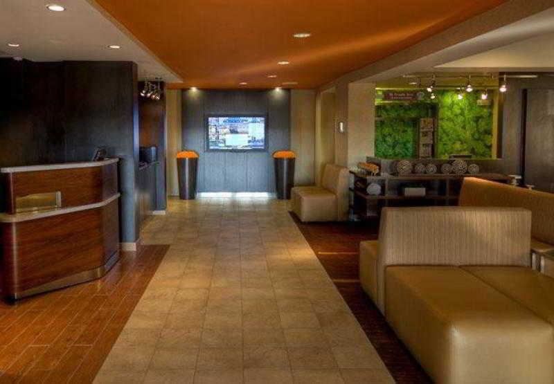 Отель Courtyard By Marriott Bloomington Normal Экстерьер фото